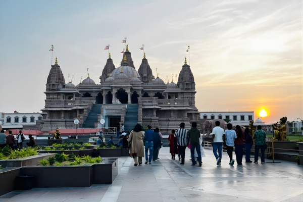 Akshardham Temple in Jodhpur – Beautiful view of the temple with JTS Cab services