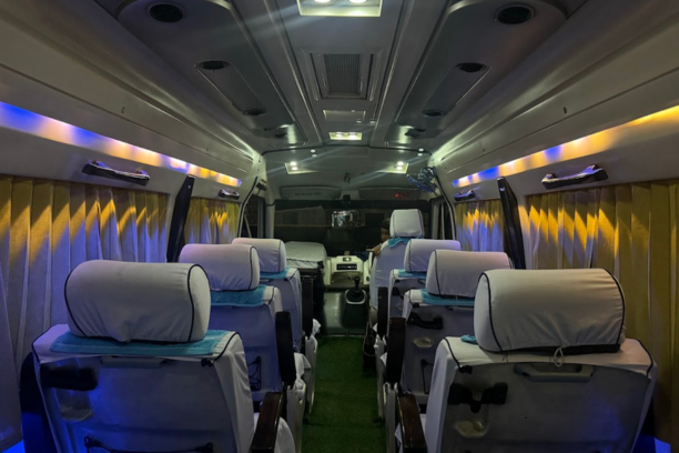 Luxury tempo traveller in jodhpur